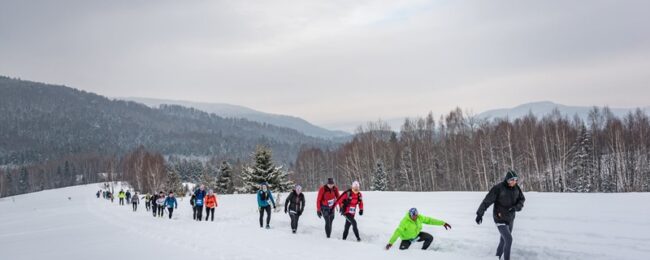 Zdjęcie do artykułu: Wolontariusze na V Zimowym Maratonie Bieszczadzkim w Cisnej