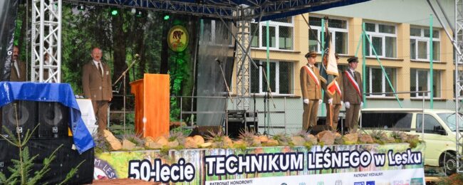 Zdjęcie do artykułu: Jubileusz 50 – lecia Technikum Leśnego w Lesku