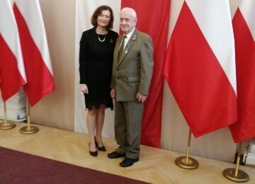 Zdjęcie do artykułu: Odznaczenie dla emerytowanego Dyrektora naszej Szkoły