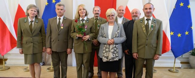 Zdjęcie do artykułu: Medale i odznaki dla nauczycieli ZSL Lesko