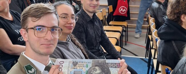 Zdjęcie do artykułu: 3 miejsce w etapie centralnym i laureat Olimpiady OWIUR 2025!